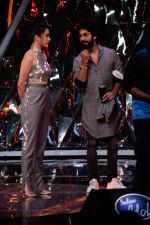 Shahid Kapoor, Shraddha Kapoor at the promotion of film Batti Gul Meter Chalu on the sets of Indian Idol at Yashraj in andheri on 11th Sept 2018 (31)_5b98c0aaa74e7.jpg