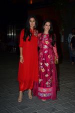 Katrina Kaif, Isabel Kaif at Ganpati celebrations in Arpita Khan_s home in khar on 13th Sept 2018 (38)_5b9b6162d35ce.jpg