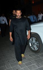 Salman Khan at Ganpati celebrations in Arpita Khan_s home in khar on 13th Sept 2018 (66)_5b9b61ccce863.jpg