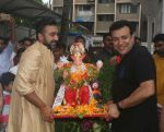 Shilpa Shetty Ganpati immersion at juhu on 14th Sept 2018 (13)_5b9cc5e221e59.jpg