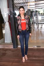 Sunny Leone Spotted at Juhu on 17th Sept 2018 (1)_5ba093b9863a1.jpg