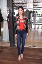 Sunny Leone Spotted at Juhu on 17th Sept 2018 (12)_5ba093d76b617.jpg