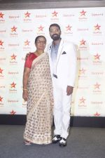 Remo D Souza with his mom at the Media Interaction for Dance Plus Season 4 on 18th Sept 2018 (193)_5ba1ed0403af1.JPG