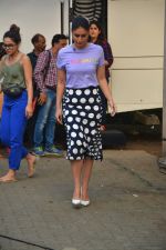 Kareena Kapoor spotted at Mehboob studio in Bandra on 23rd Sept 2018 (6)_5ba9ec2e04963.JPG