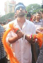 Ranbir Kapoor At The RK Studio_s Ganesha Immersion In Chembur on 23rd Sept 2018 (24)_5ba9ef1d72cf9.jpg