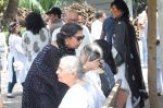 Shabana Azmi at Kalpana Lajmi Funeral At Oshiwara Crematorium In Mumbai on 23rd Sept 2018 (123)_5ba9d34f557ee.JPG