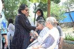 Shabana Azmi at Kalpana Lajmi Funeral At Oshiwara Crematorium In Mumbai on 23rd Sept 2018 (126)_5ba9d3566b5af.JPG