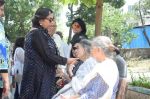 Shabana Azmi at Kalpana Lajmi Funeral At Oshiwara Crematorium In Mumbai on 23rd Sept 2018 (129)_5ba9d35ee46ad.JPG