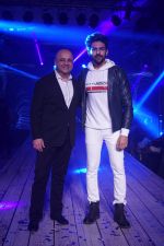 Kartik Aaryan at the Launch of Mufti Autumn Winter_18 Collection Along with Fashion Show on 30th Sept 2018 (67)_5bb1c894bc6af.JPG