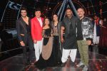 Ajay Devgan, Kajol on the sets of Indian Idol 10 at Yashraj studios in Andheri on 2nd Oct 2018 (39)_5bb46c9a00908.JPG