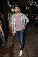 Kartik Aaryan Spotted At Gym In Juhu on 3rd Oct 2018 (5)_5bb5a98ad2c4f.JPG