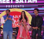 Ameet Satam, Warina Hussain and Aayush Sharma 1 at Ameet Satam_s Adarsh Navratri Utsav Day 1 at JVPD Grounds, Juhu_5bbf0eddee2f9.jpg