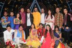 Ayushman Khurana  on Indian Idol set at Yashraj studio in andheri on 8th Oct 2018 (8)_5bbefe7f49b01.jpg