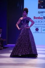 Urvashi Rautela at BT Fashion Week in Mumbai on 12th Oct 2018 (44)_5bc1a4e6e00c9.JPG