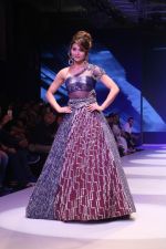 Urvashi Rautela at BT Fashion Week in Mumbai on 12th Oct 2018 (50)_5bc1a4fbd1c9f.JPG