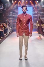Model walk the ramp for Reemly at BTFW 2018 on 14th Oct 2018  (12)_5bc43e3177e6b.jpg