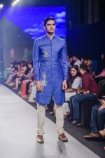 Model walk the ramp for Reemly at BTFW 2018 on 14th Oct 2018  (3)_5bc43e179dce5.jpg