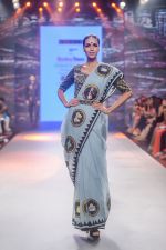 Model walk the ramp for Reemly at BTFW 2018 on 14th Oct 2018  (5)_5bc43e1db5c21.jpg