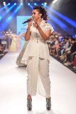 Model walk the ramp at BTFW Finale by Neeta Lulla on 15th Oct 2018 (65)_5bc5996cb8d0c.jpg