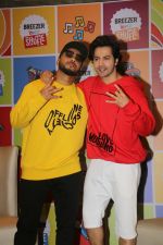 Varun Dhawan at the press conference of vivid shuffle hiphop dance competition in jw marriott juhu on 15th Oct 2018 (10)_5bc598f46eb1c.jpg