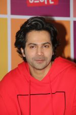 Varun Dhawan at the press conference of vivid shuffle hiphop dance competition in jw marriott juhu on 15th Oct 2018 (21)_5bc5997b8b881.jpg