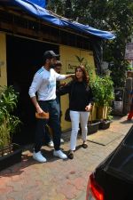 Aayushman Khurana & Wife Tahira Spotted At Farmer_s Cafe In Bandra on 16th Oct 2018 (2)_5bc6ece282147.JPG