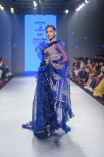 Model walk the ramp at Bombay Times Fashion Week (BTFW) 2018 Day 2 for Ashwini Reddy Show on 16th Oct 2018 (49)_5bc6db99f0ea8.jpg