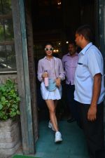 Jacqueline Fernandez Spotted At Palli Village Cafe In Bandra on 17th Oct 2018 (4)_5bc834a84c014.JPG