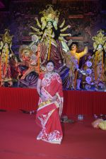 Sharbani mukharjee at Durga Puja in vile Parle on 16th Oct 2018 (5)_5bc83ebb69a1e.JPG