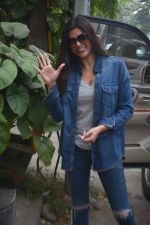 Sushmita Sen Spotted At Bandra on 17th Oct 2018 (11)_5bc8489a2023f.jpg