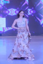 Elli Avram walk the ramp during the Exhibit Tech Fashion tour in jw marriott juhu on 18th Oct 2018 (125)_5bc98b0bcbbf7.jpg