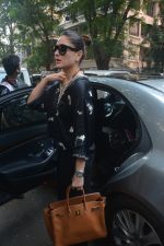 Kareena Kapoor spotted at hakkasan Bandra on 19th Oct 2018 (13)_5bcd8a887d452.JPG