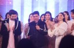 Kartik Aaryan, Kiara Advani as Showstoppers for Manish Malhotra_s Buy Now,See Now Collection on 25th Oct 2018 (5)_5bd2bf5d6a08c.JPG