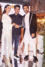 Kartik Aaryan, Kiara Advani as Showstoppers for Manish Malhotra_s Buy Now,See Now Collection on 25th Oct 2018 (70)_5bd2bf6284ef0.JPG