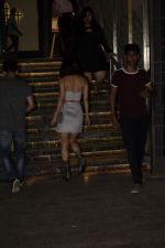 Mouni Roy spotted at Mango Tree restaurant in juhu on 25th Oct 2018 (17)_5bd2c4efd3bde.JPG