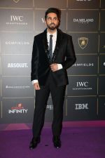 Ayushmann Khurrana at The Vogue Women Of The Year Awards 2018 on 27th Oct 2018 (336)_5bd6d1804ef35.JPG