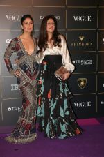 Kareena Kapoor at The Vogue Women Of The Year Awards 2018 on 27th Oct 2018 (374)_5bd6d50957c64.JPG