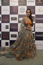 Malaika Arora Walk The Ramp As ShowStopper For Designer Kehia At The Wedding Junction Show on 28th Oct 2018 (21)_5bd6c08ee6348.JPG