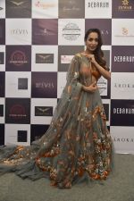 Malaika Arora Walk The Ramp As ShowStopper For Designer Kehia At The Wedding Junction Show on 28th Oct 2018 (26)_5bd6c0aa6fb14.JPG