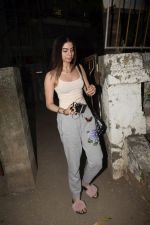 Khushi Kapoor spotted at Kromkay salon in juhu on 30th Oct 2018 (9)_5bd9517f3532c.JPG