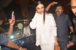 Deepika Padukone At Mumbai Airport As They Leave For Thier Wedding In Italy on 10th Nov 2018 (19)_5be92c1a4a2a7.JPG