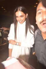 Deepika Padukone At Mumbai Airport As They Leave For Thier Wedding In Italy on 10th Nov 2018 (20)_5be92c2933174.JPG