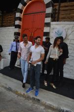 Dino Morea spotted at Sanchos in bandra on 18th Nov 2018 (13)_5bf3a6c429ab2.JPG