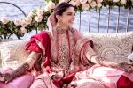 Deepika Padukone at Mehendi Ceremony in Lake Como on 20th Nov 2018 (8)_5bf501892efc6.jpg