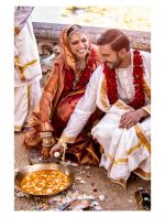Deepika Padukone, Ranveer Singh at Konkani Wedding in Lake Como on 20th 2018 (6)_5bf50199ce012.jpg