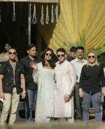 Priyanka  Chopra and Nick Jonas posing for media after finishing their wedding puja at her Versova House on 28th Nov 2018 (18)_5bff90f551b1a.jpeg