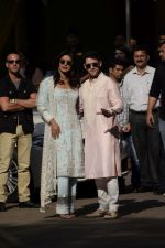 Priyanka  Chopra and Nick Jonas posing for media after finishing their wedding puja at her Versova House on 28th Nov 2018 (29)_5bff91ba48632.JPG