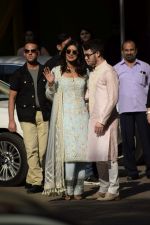 Priyanka  Chopra and Nick Jonas posing for media after finishing their wedding puja at her Versova House on 28th Nov 2018 (64)_5bff91d6d40be.JPG