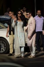 Priyanka  Chopra and Nick Jonas posing for media after finishing their wedding puja at her Versova House on 28th Nov 2018 (66)_5bff91da2e6de.JPG