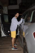 Varun Dhawan spotted at gym in juhu on 30th Dec 2018 (18)_5c04ce474470e.JPG